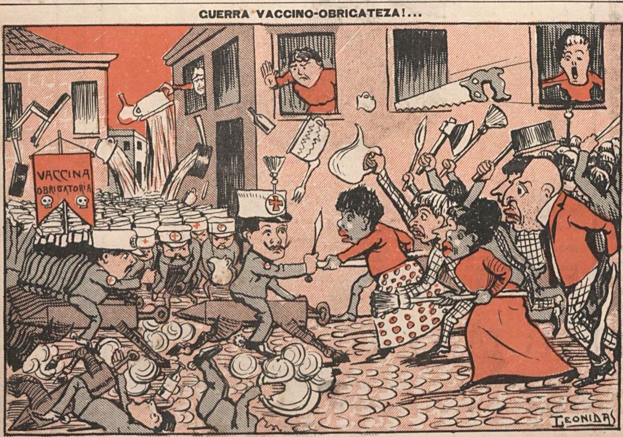 Charge de 1904 que mostra a rua tomada por conflito entre agentes sanitários e a população, sob o cartaz Vaccina obrigatória
